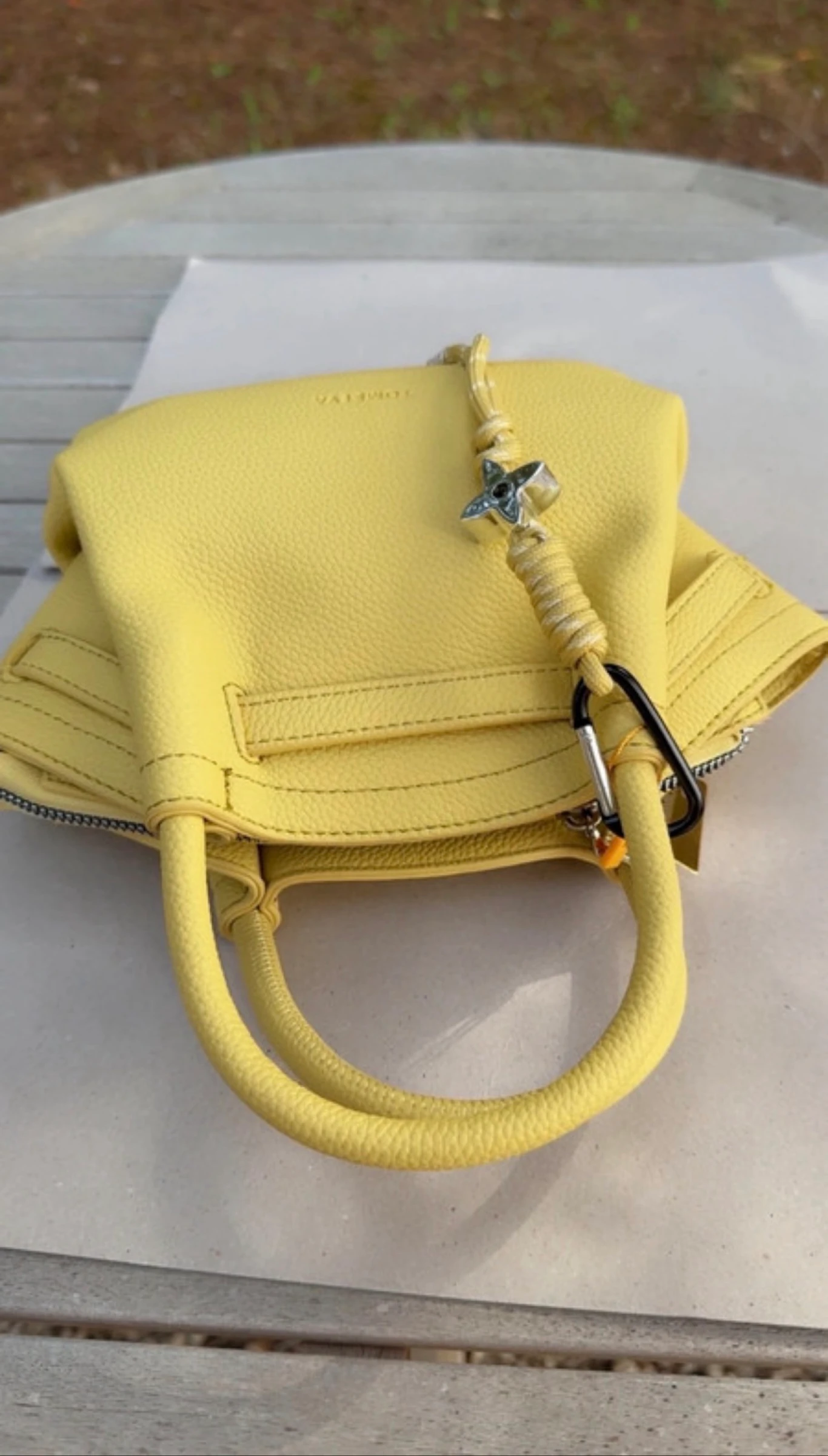 Bolsa amarela – photo 6